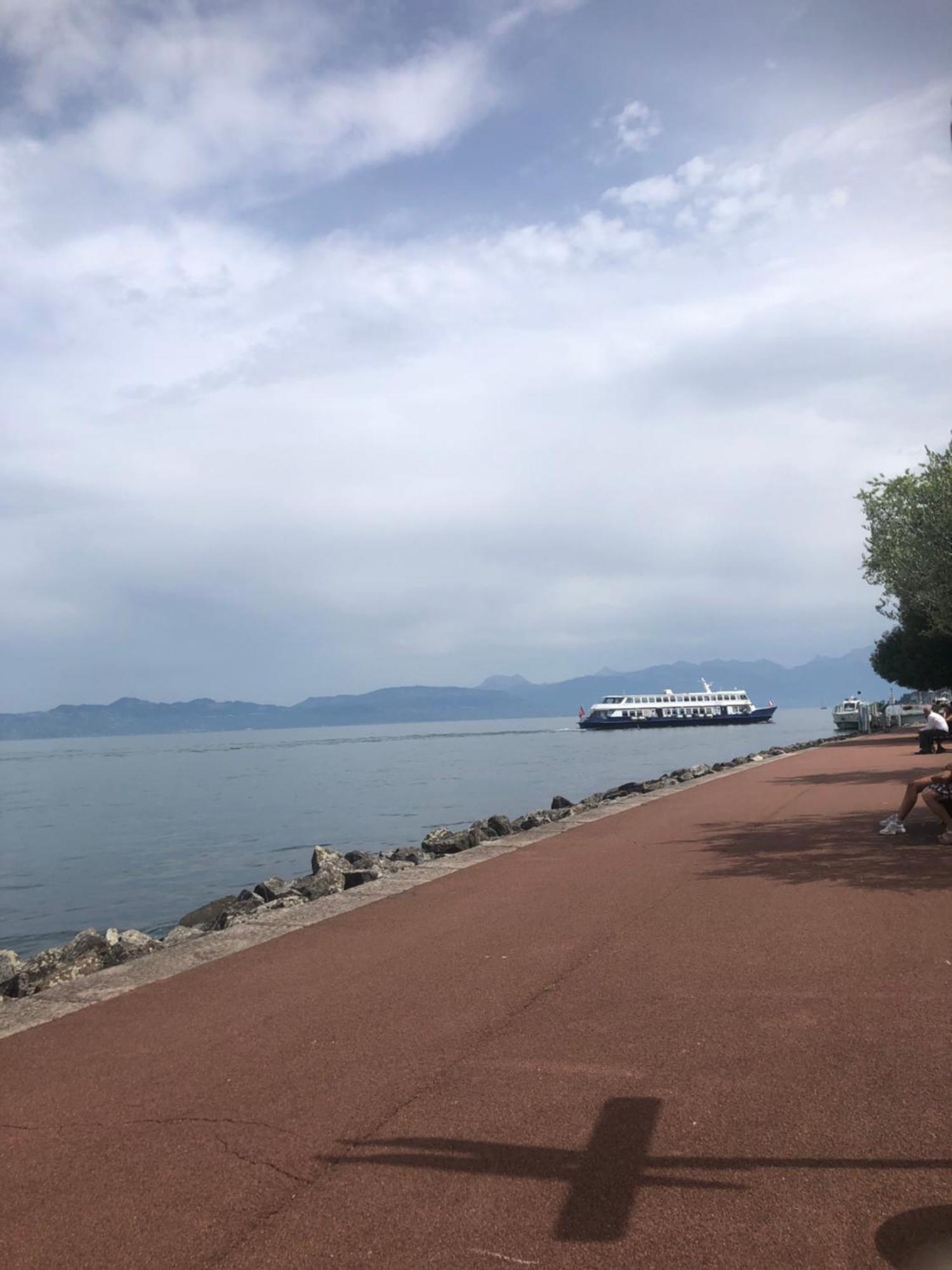 Hotel Continental Evian-les-Bains Exterior photo